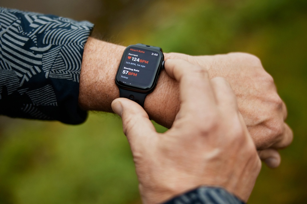 When Bob March first received his Apple Watch, he noticed some concerning heart rate readings.